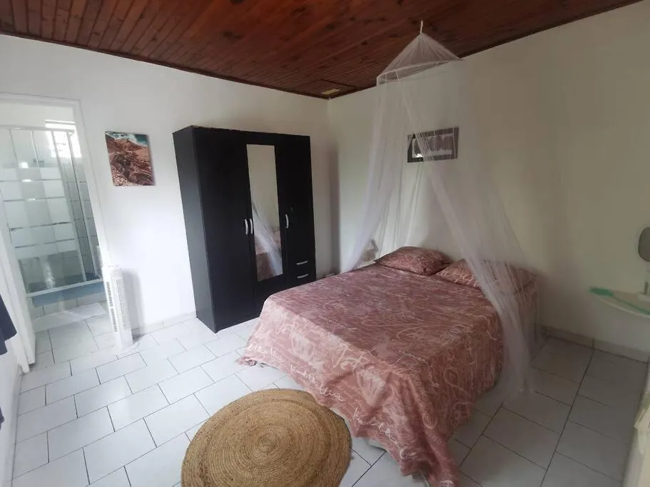 Sur Les Hauteurs Du Sud Riviere-Salee Apartamento
